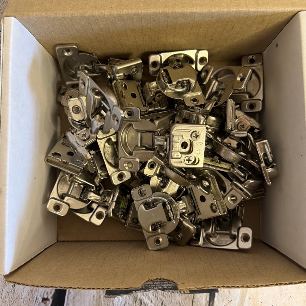 DTC 1-1/4" Overlay CABINET HINGE, Lot of 28!! 045